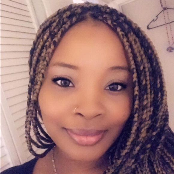 Meet your Posher, Tay-tay - Picture 1 of 1